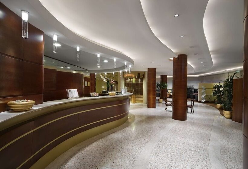 Unahotels Cusani Milano