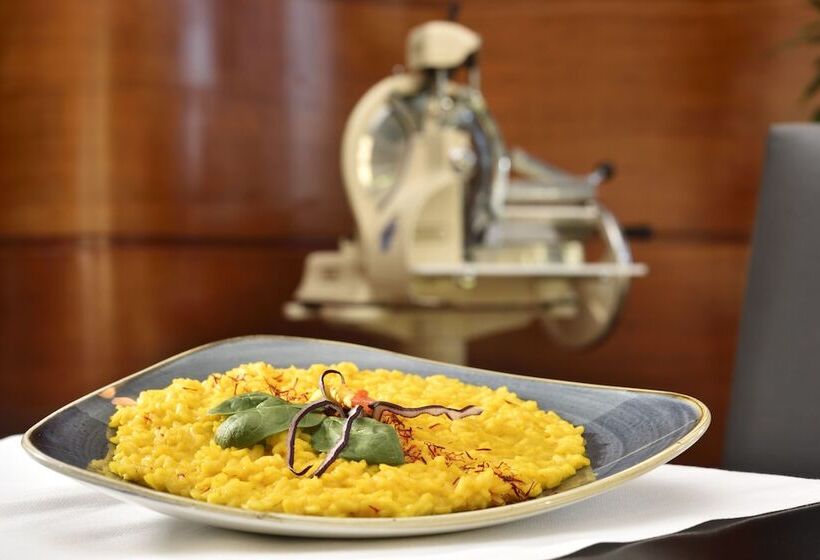 Unahotels Cusani Milano