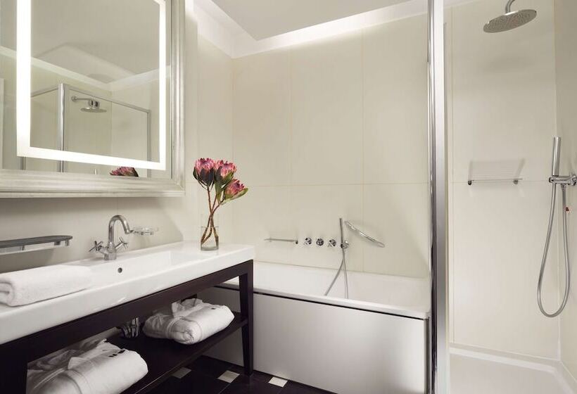 Unahotels Cusani Milano