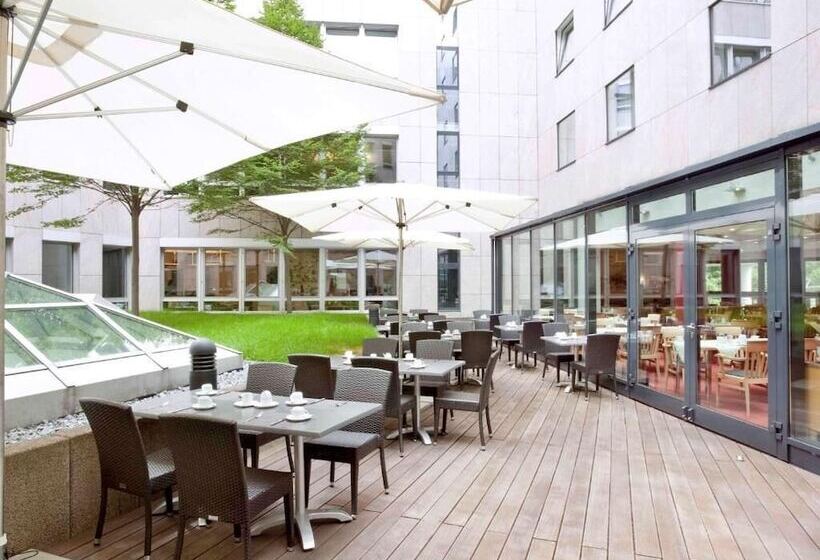 هتل Voco Dusseldorf Seestern, An Ihg