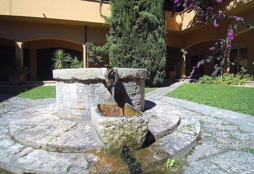 בית מלון כפרי West Garda