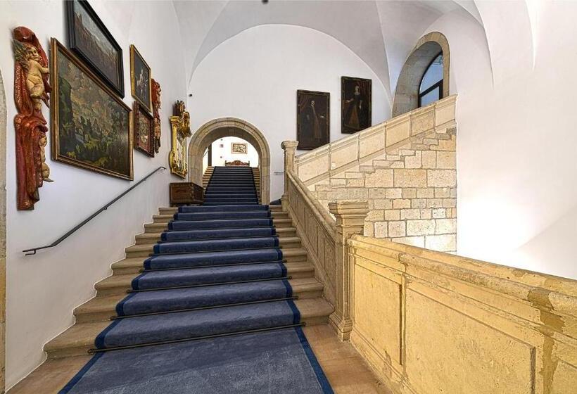 Parador De Turismo De León