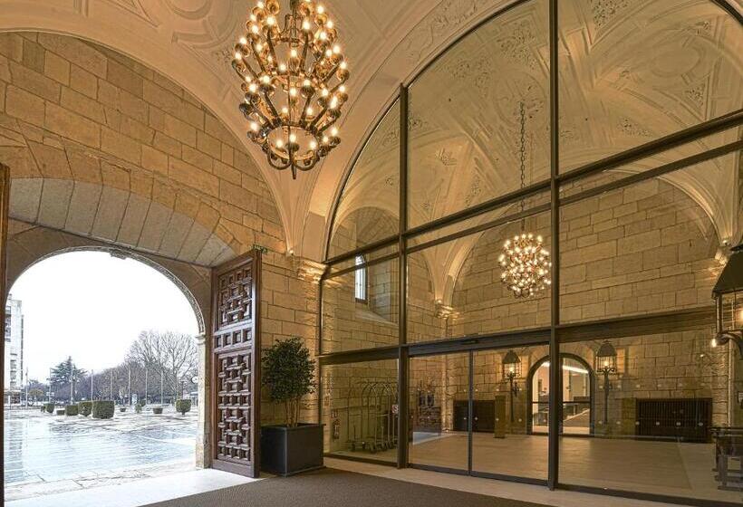 Parador De Turismo De León