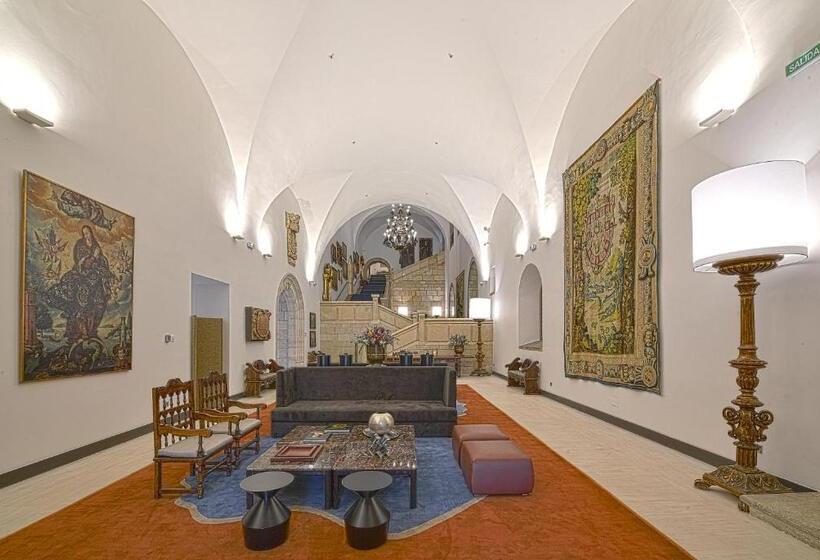 Parador De Turismo De León