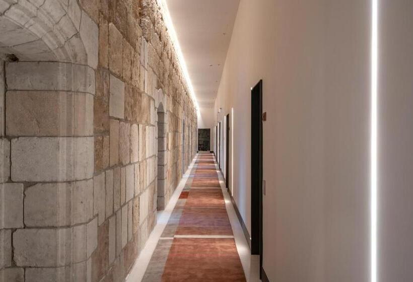 Parador De Turismo De León