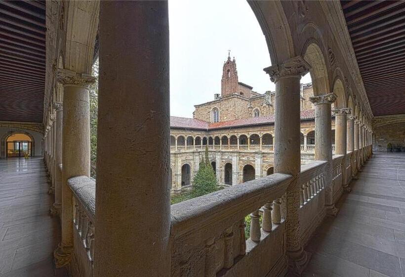 Parador De Turismo De León