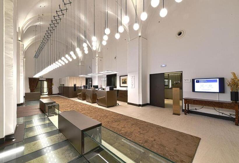 Parador De Turismo De León