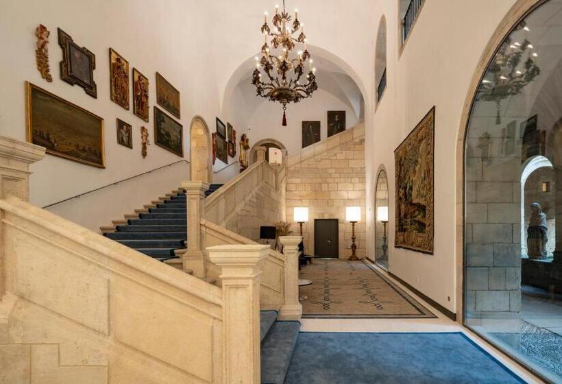 Parador De Turismo De León