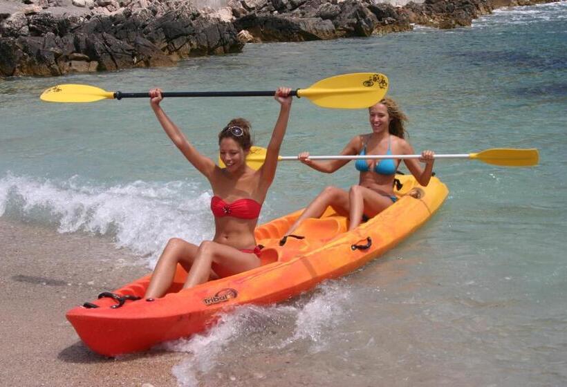 Priscapac Resort & Apartments