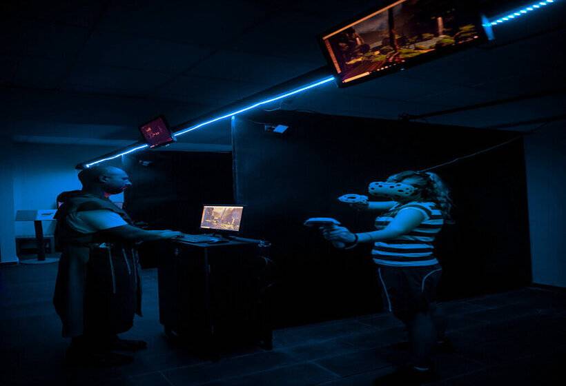 استراحتگاه Magic Robin Hood