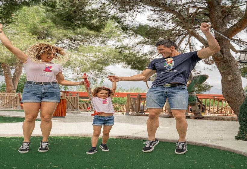 استراحتگاه Magic Robin Hood