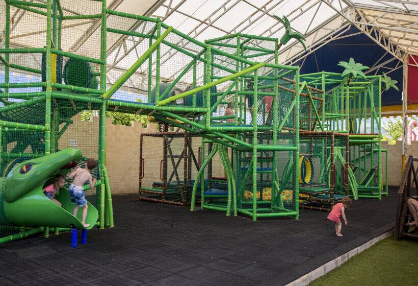 استراحتگاه Magic Robin Hood