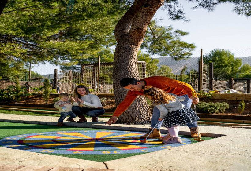 استراحتگاه Magic Robin Hood