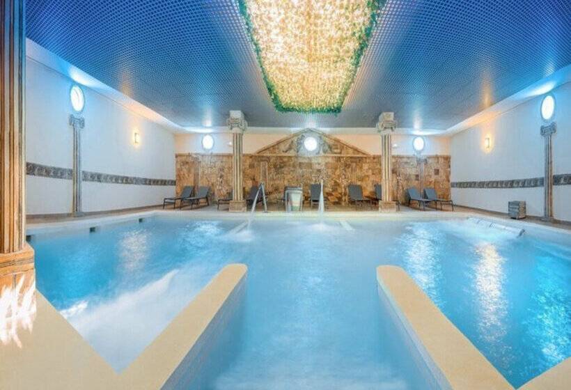 استراحتگاه Magic Robin Hood