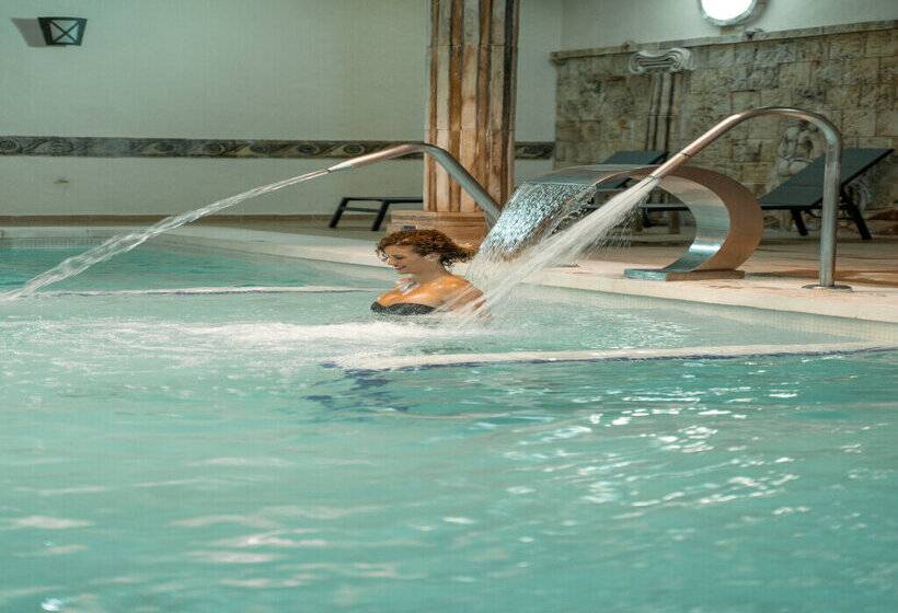 استراحتگاه Magic Robin Hood