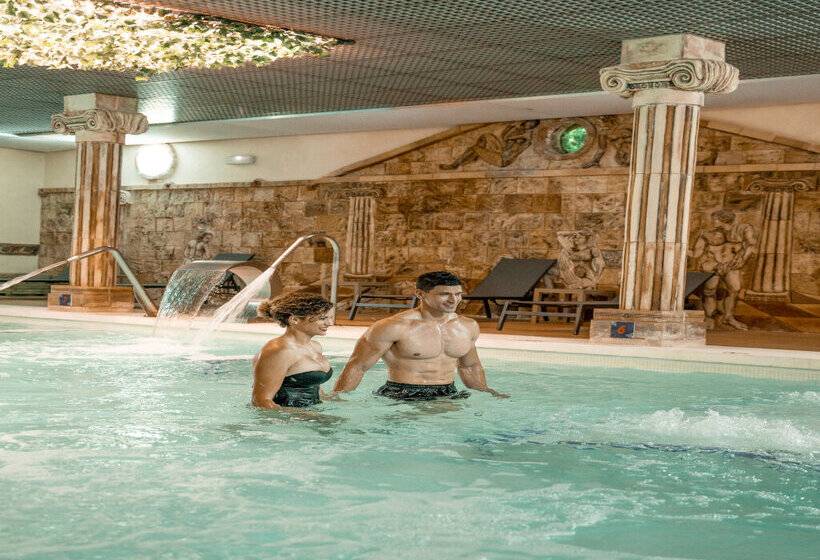 استراحتگاه Magic Robin Hood