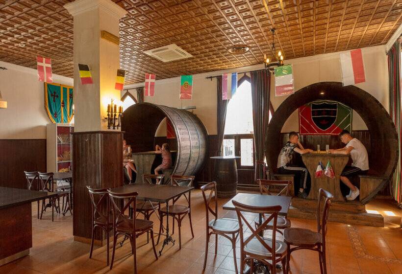 استراحتگاه Magic Robin Hood