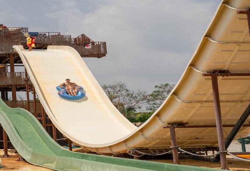 استراحتگاه Magic Robin Hood