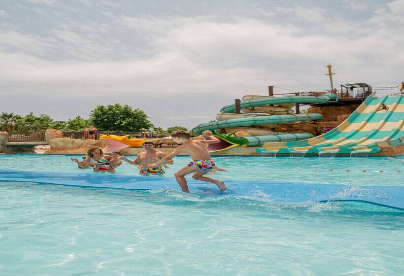 استراحتگاه Magic Robin Hood