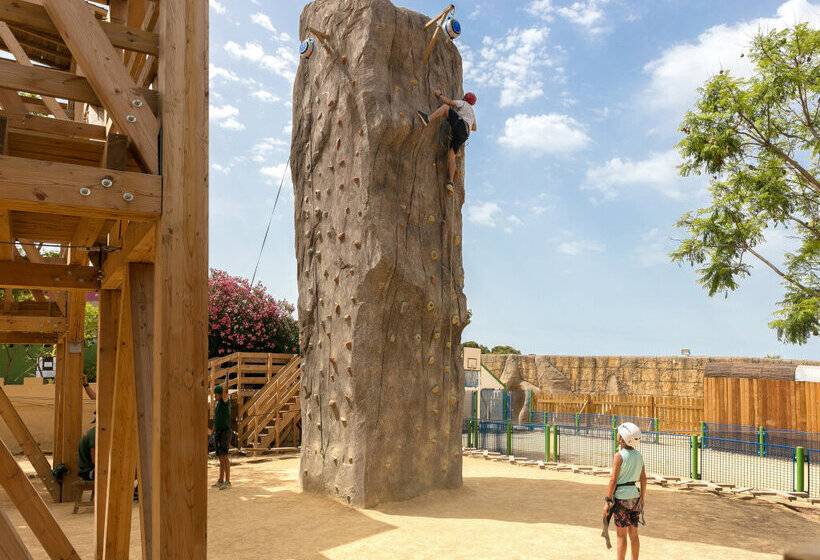 استراحتگاه Magic Robin Hood