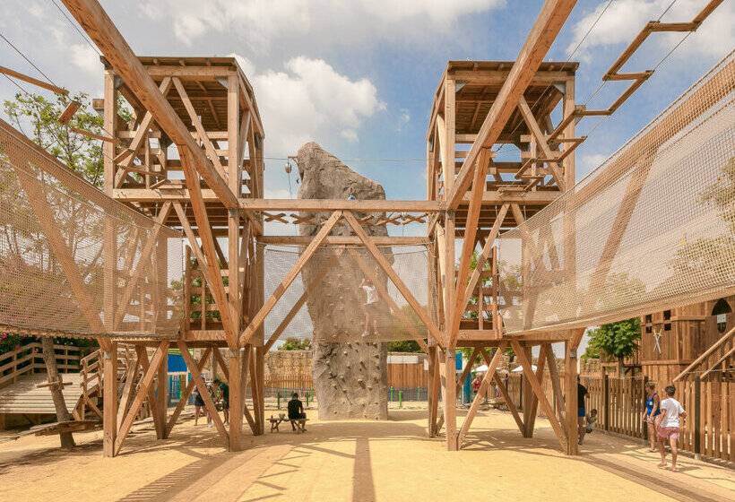 استراحتگاه Magic Robin Hood