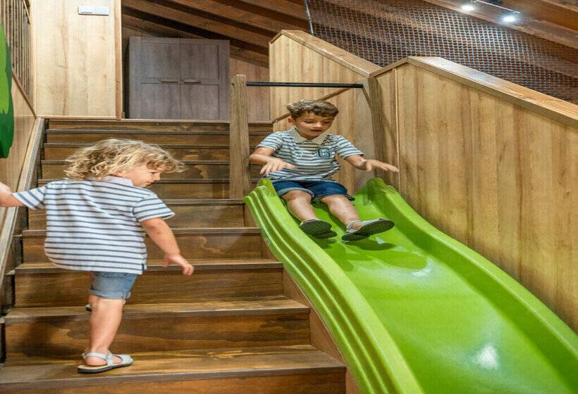 استراحتگاه Magic Robin Hood