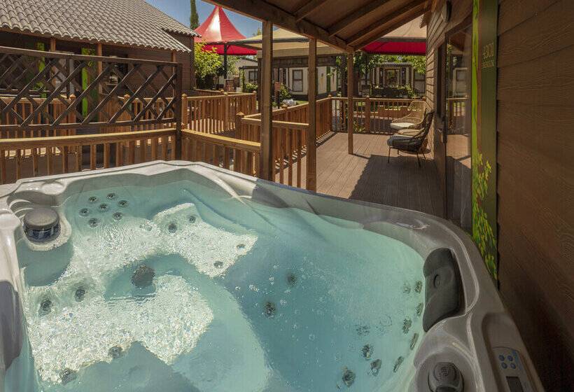 استراحتگاه Magic Robin Hood