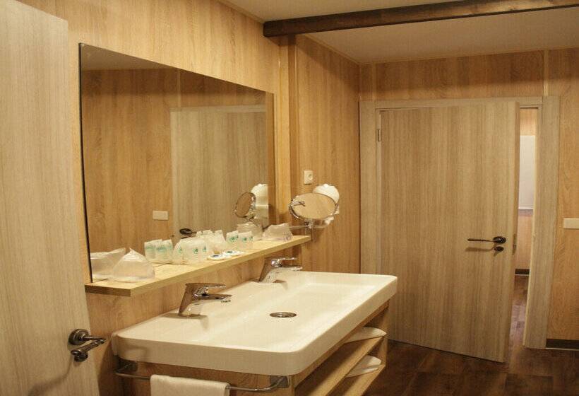 استراحتگاه Magic Robin Hood