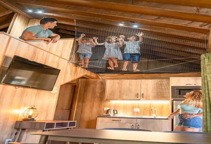 استراحتگاه Magic Robin Hood