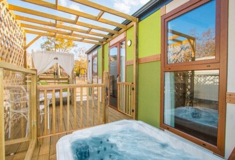 استراحتگاه Magic Robin Hood