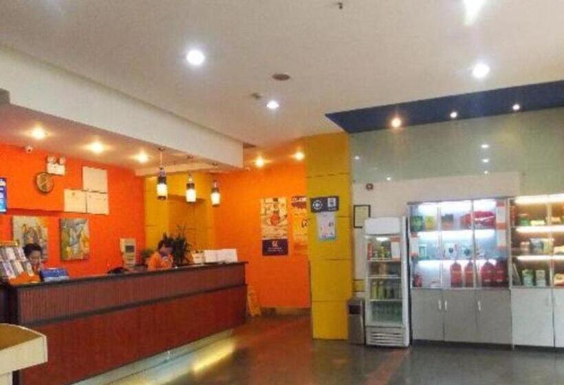 בית מלון כפרי 7 Days Inn Chengdu North Railway Metro Station