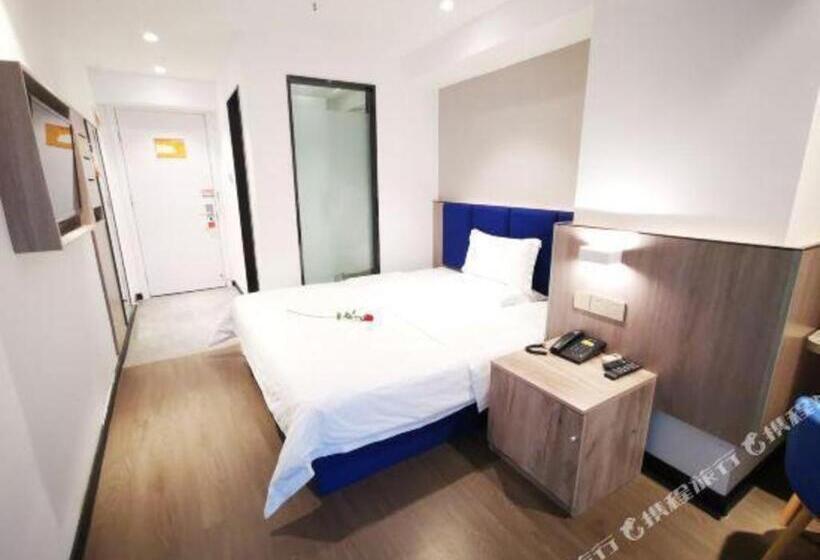 בית מלון כפרי 7 Days Premium Qingdao Railway Station Zhanqiao Badaxia Plaza