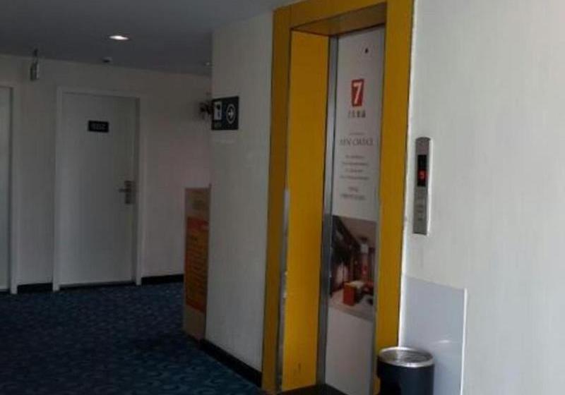 호텔 7days Inn Jiangmen Gangkou Yi Road Fenghuang Shan Bus Station