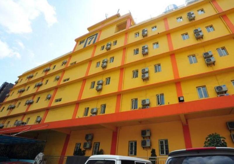 Отель 7 Days Premium Kunming Huancheng South Road Branch