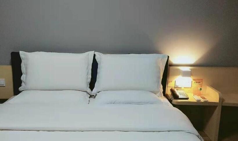 בית מלון כפרי 7days Inn Tai An Railway Station