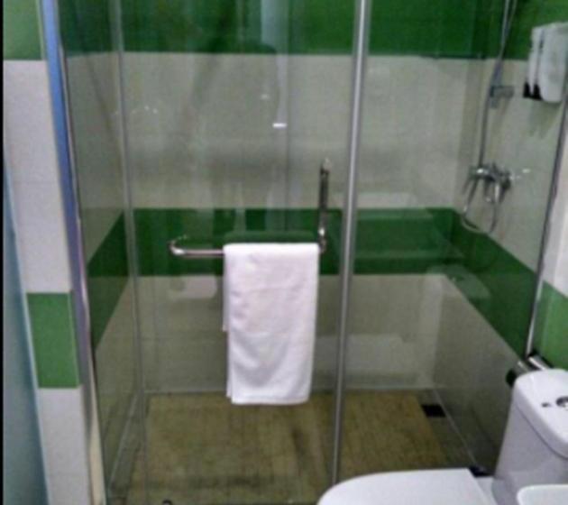 فندق 7days Inn Urumuqi West Kashi Road Airport