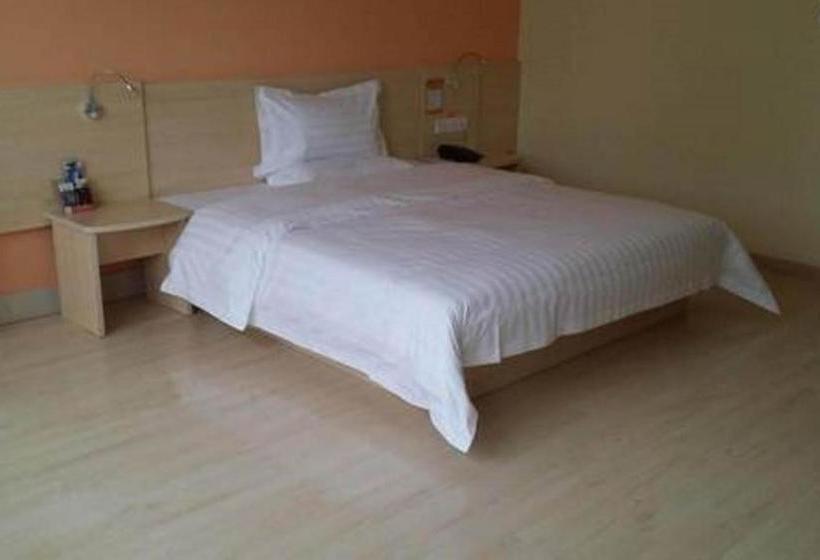 فندق 7days Inn Urumuqi West Kashi Road Airport