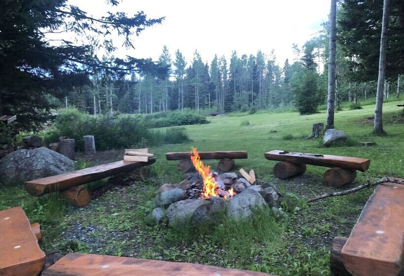 Отель Beaver Guestranch