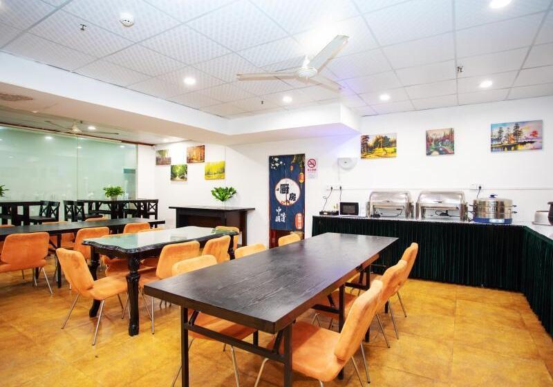 Hotelli Greentree Inn Shanghai Nanqiao Nanfeng Highway Express