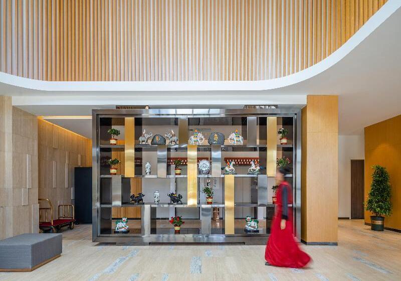 Отель Holiday Inn Express Litang, An Ihg