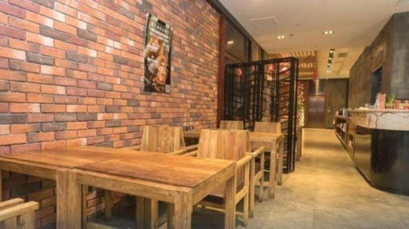 בית מלון כפרי James Joyce Coffetel Yichang East Railway Station Central Bus Station