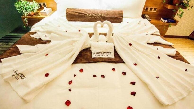 Hotel James Joyce Coffetel Yichang East Railway Station Central Bus Station