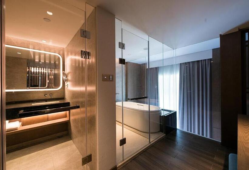 בית מלון כפרי Wingate By Wyndham Hainan Chengmai