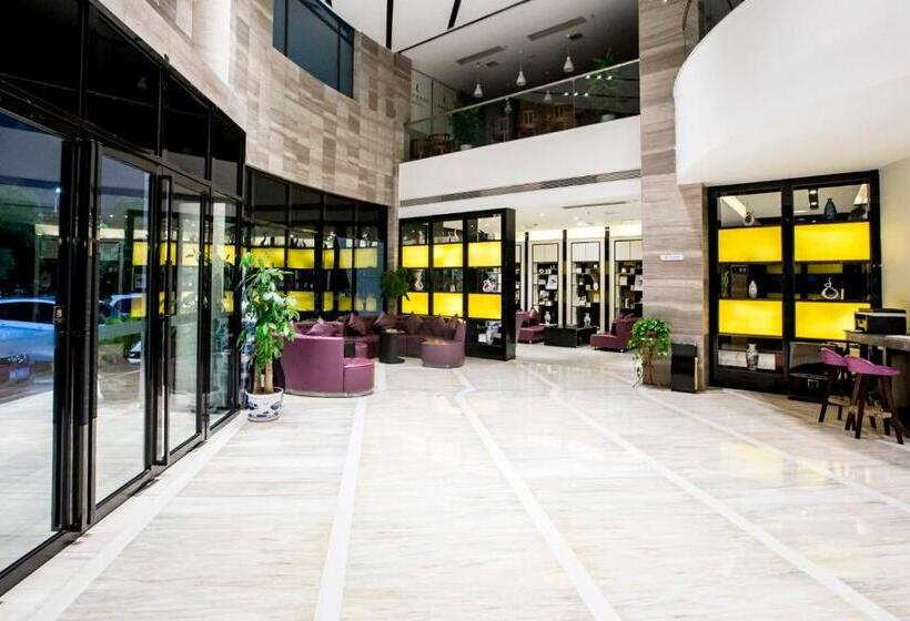 Lavande Hotel Nanchang West Railway Station Xinjian Branch