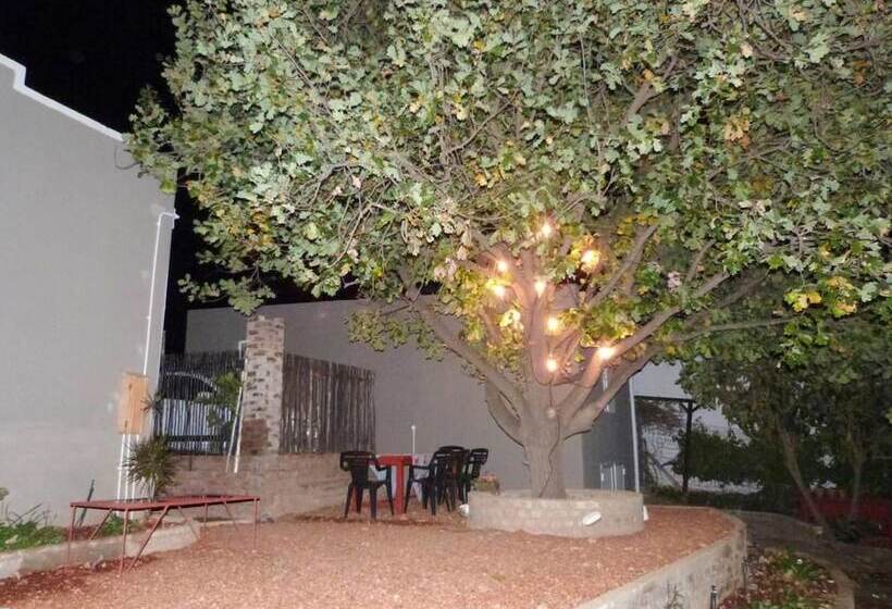 Cosy 6 Person Cottage With Mountain View