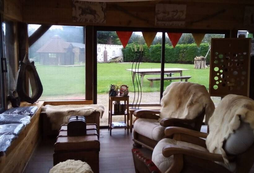 Ecuries Leseigneur   Camping Insolites