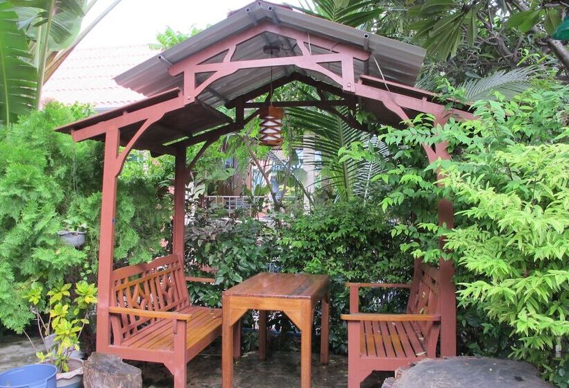 בית מלון כפרי Adrian View Resort