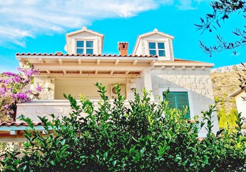 ホテル Apartments Iskra