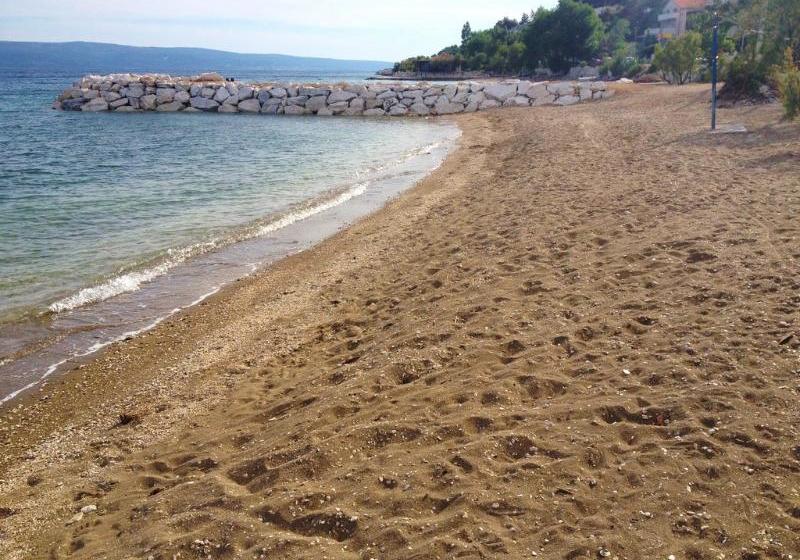 ホテル Apartments Iskra