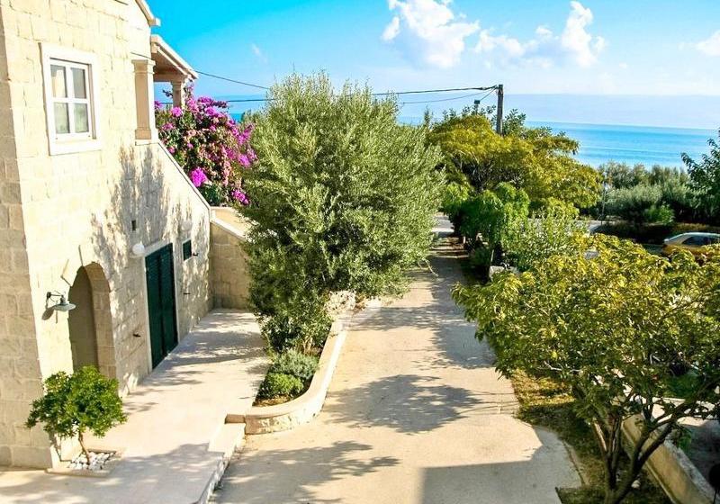 ホテル Apartments Iskra